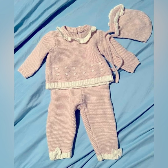 cupcakes & cashmere Other - Cupcakes and Cashmere Knit Outfit